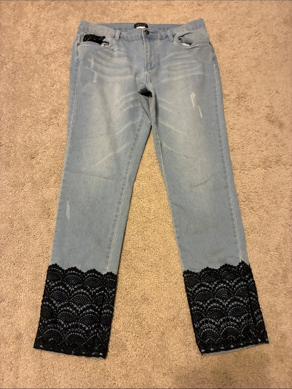 VENUS Light Blue Cropped Jeans with Black Lace Hem